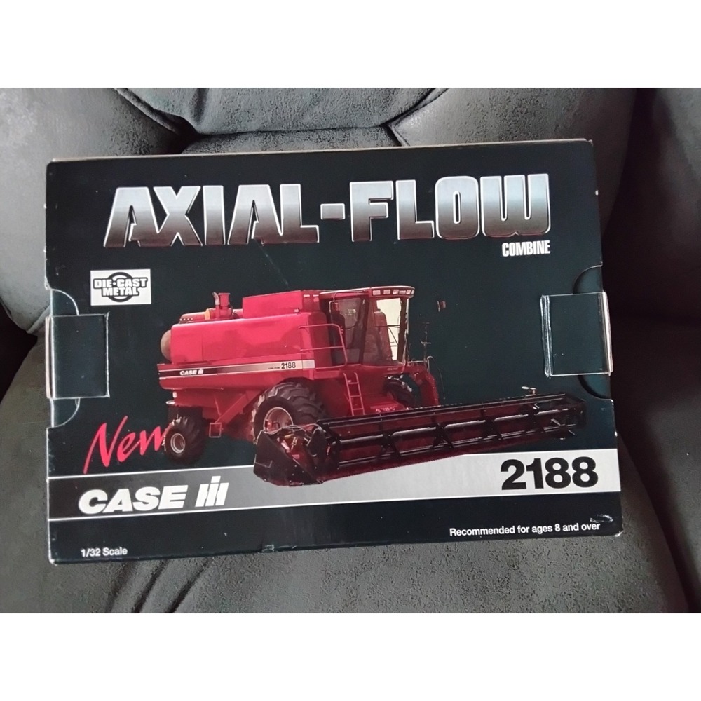 Ertl Case IH 2188 Axial-Flow Combine 1/32 New